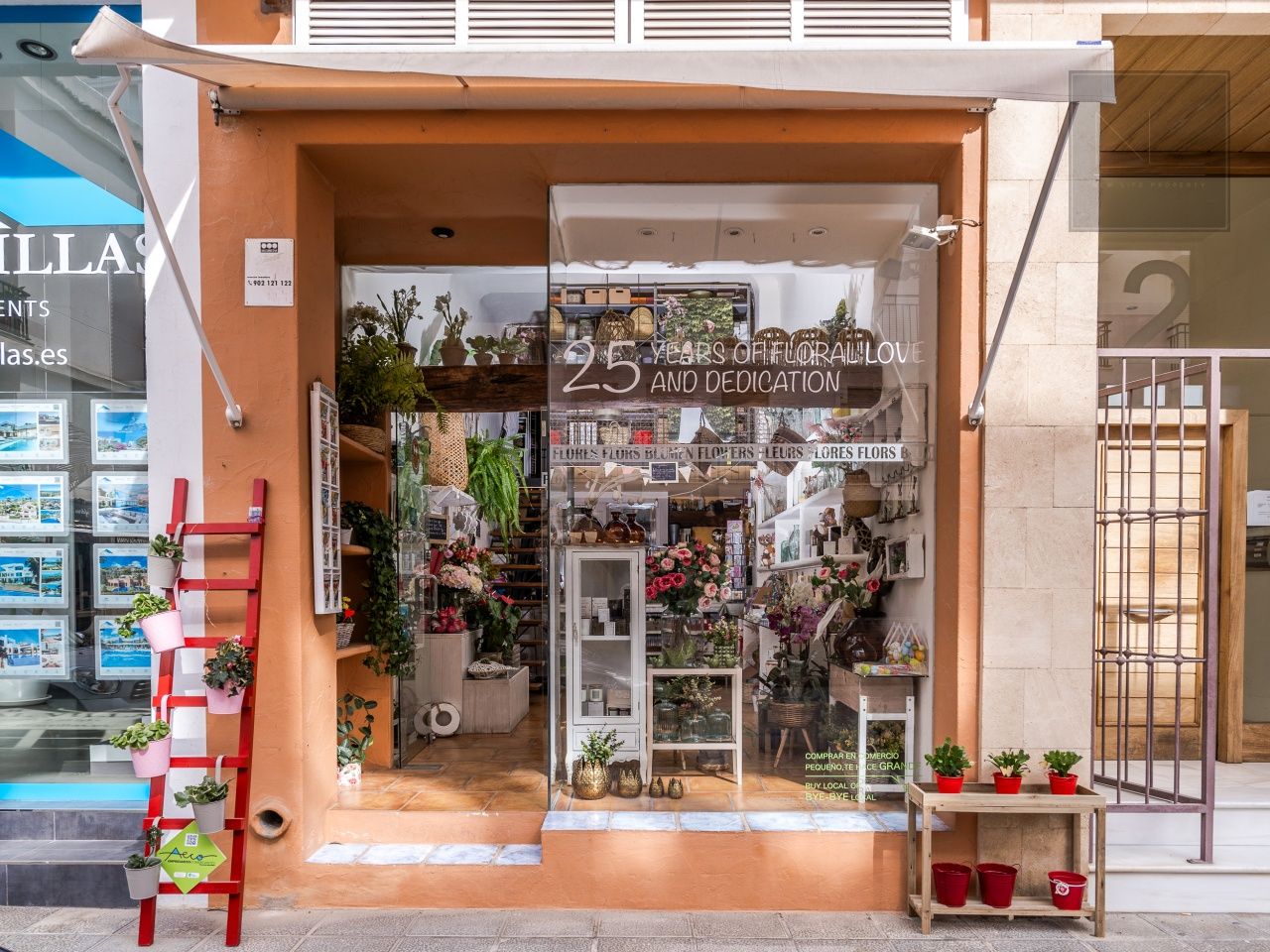 Een zeer bekende bloemist lease te koop in Moraira
