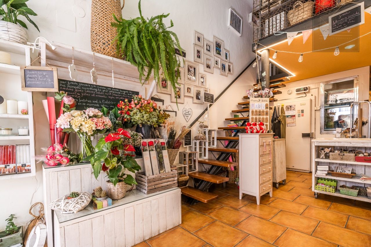 A very well know Florist Lease For Sale in Moraira