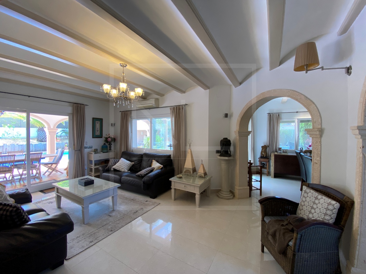 4 Schlafzimmer, 4 Badezimmer Villa zum Verkauf in Javea