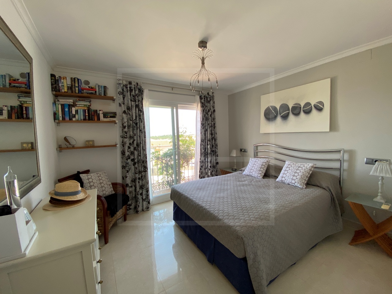 Villa de 4 dormitorios y 4 baños en venta en Javea