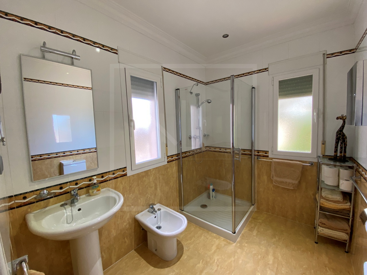 Villa de 4 chambres, 4 salles de bains à vendre à Javea