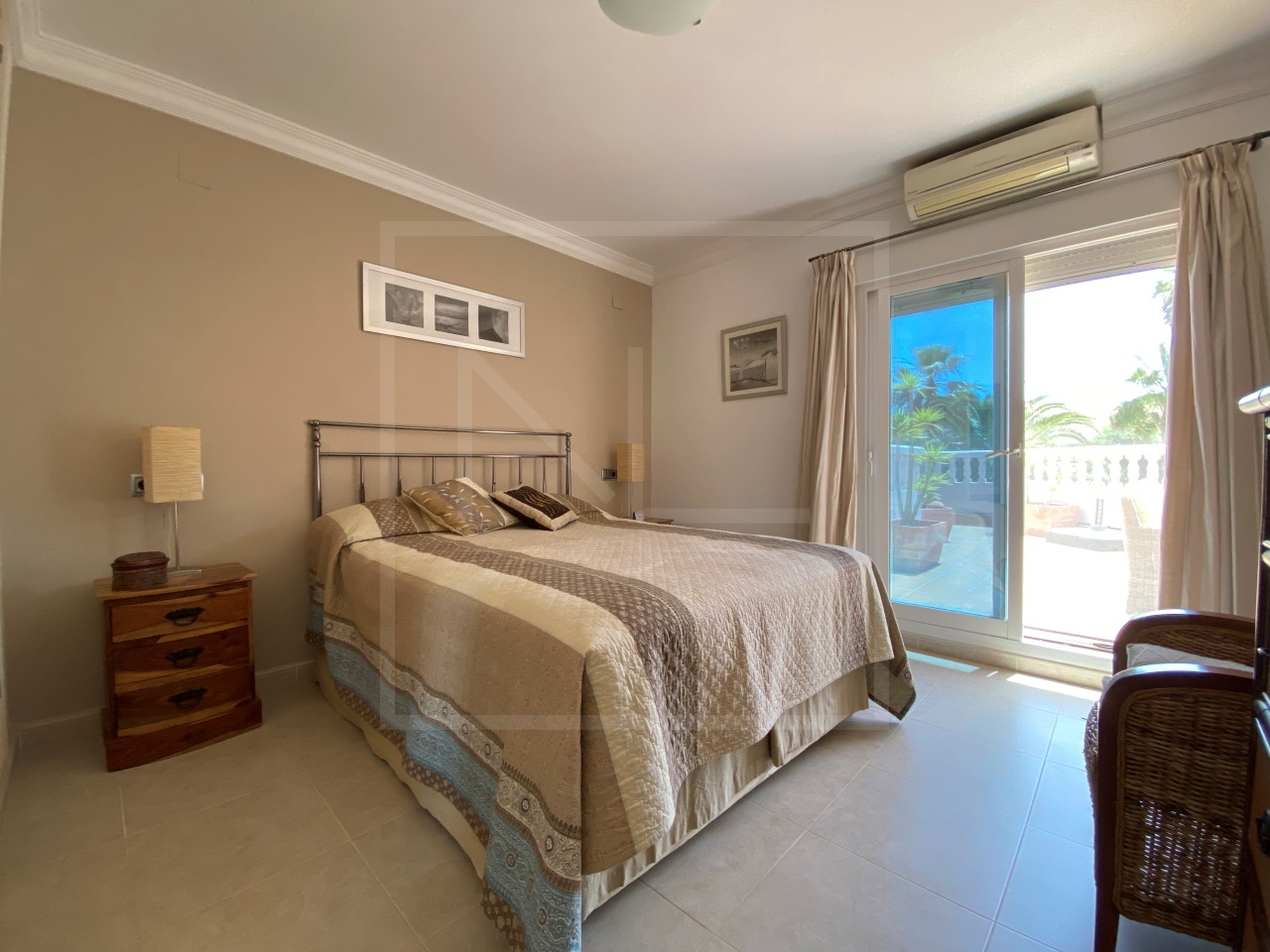 4 bedroom, 4 bathroom Villa For Sale in Javea