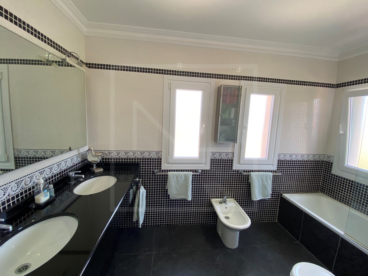 4 bedroom, 4 bathroom Villa For Sale in Javea