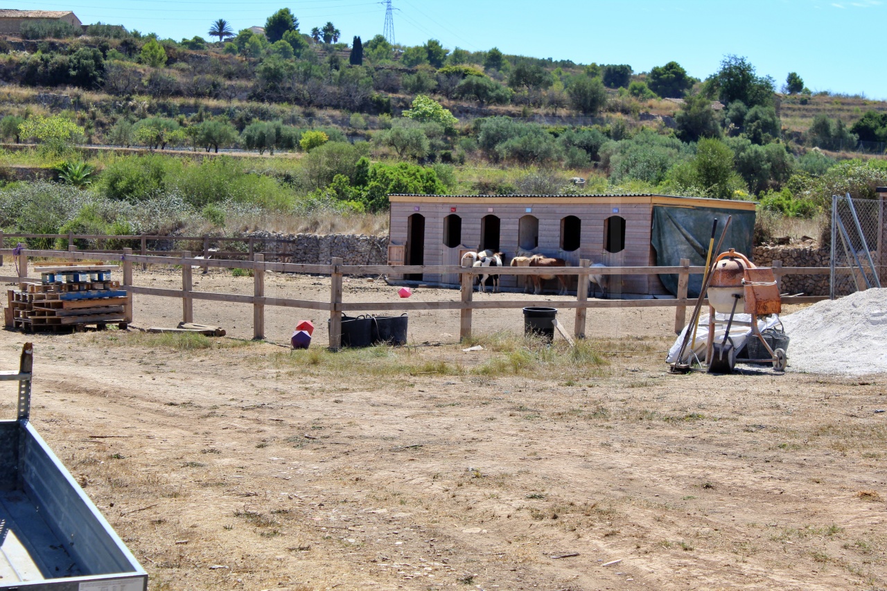 Grundstück mit Ställen zum Verkauf in Benissa