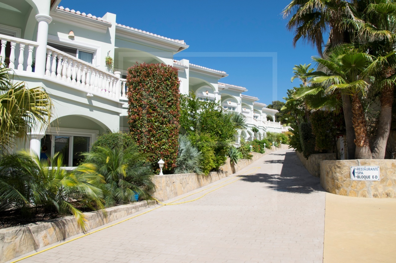 2 bedroom 2 bathroom Managed Complex Apartment For Sale in Benissa Costa