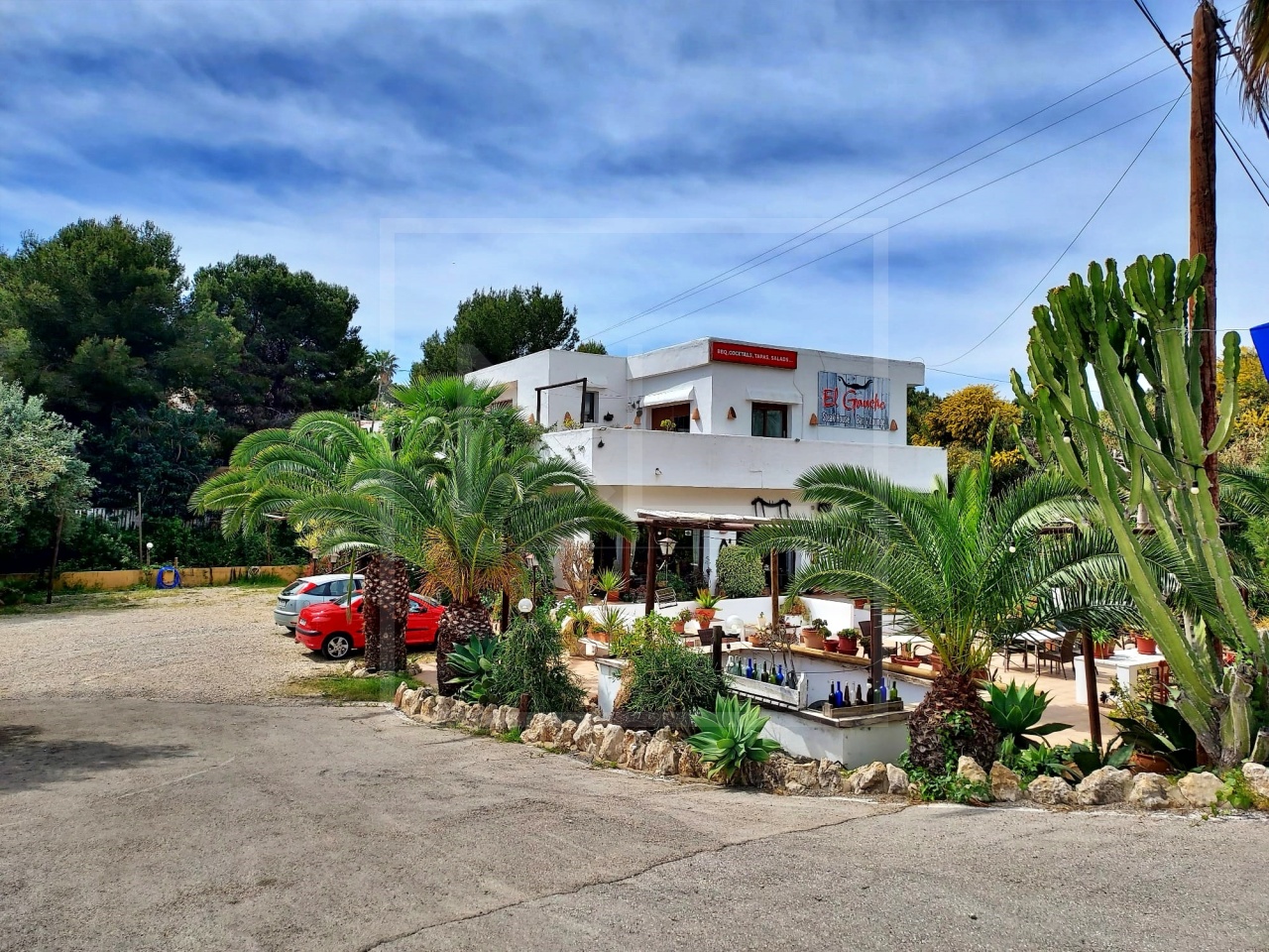 Restaurant/Villa/Development Opportunity For Sale in Moraira