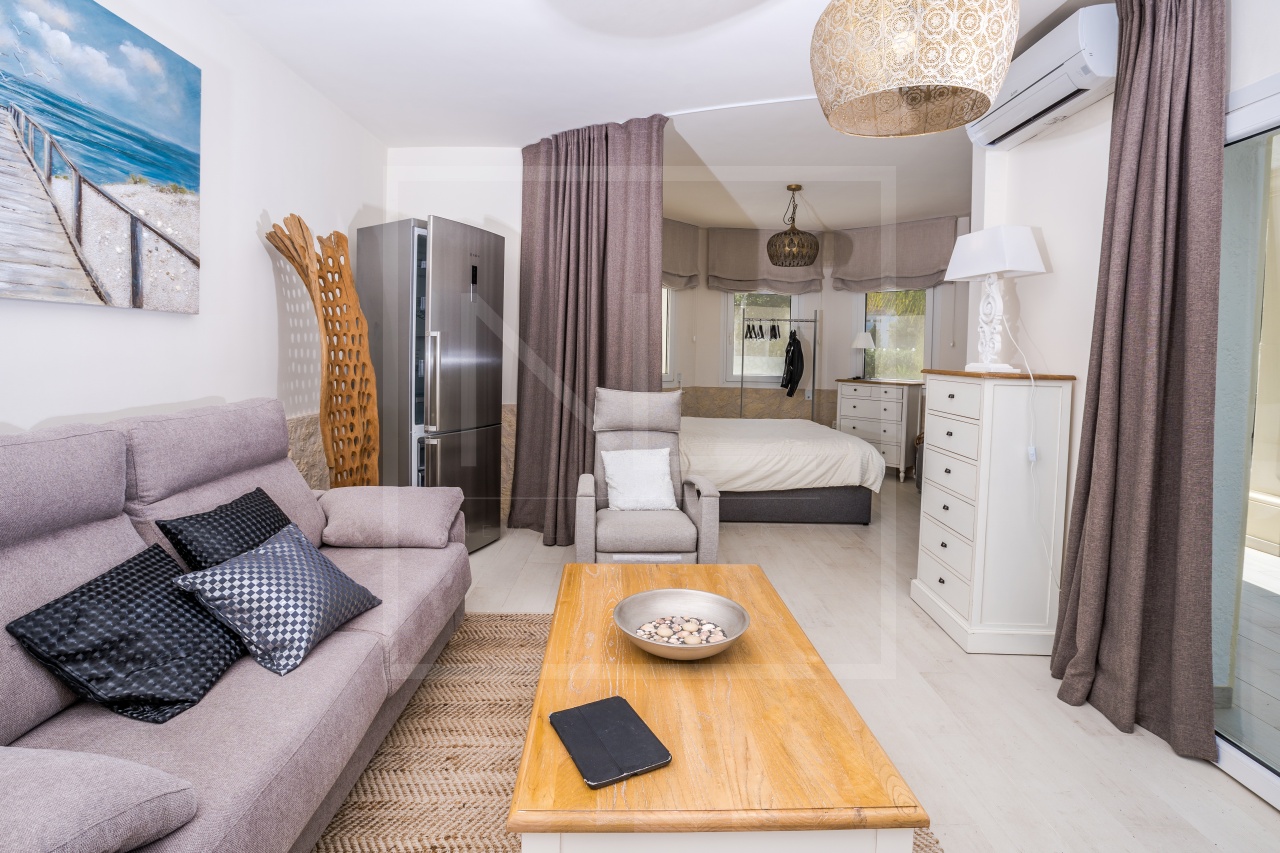4 bedroom, 3 bathroom Detached villa For Sale in Javea