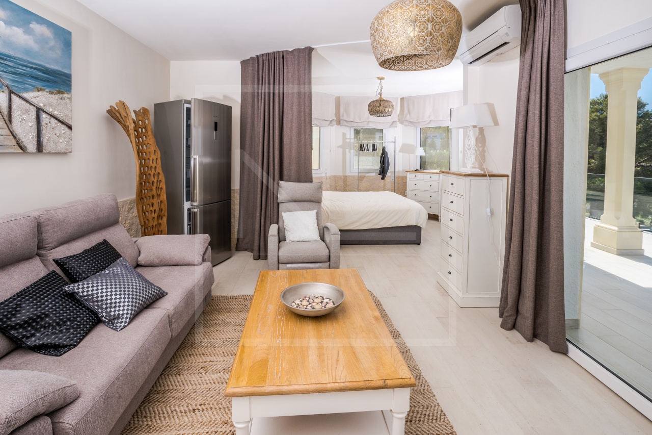 4 bedroom, 3 bathroom Detached villa For Sale in Javea