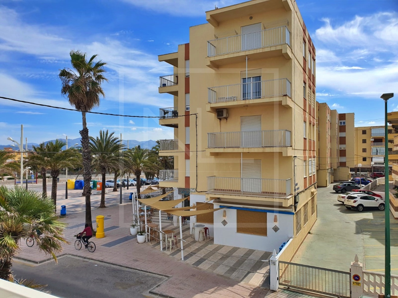 3 bedroom 2 bathroom penthouse apartment For Sale in Oliva