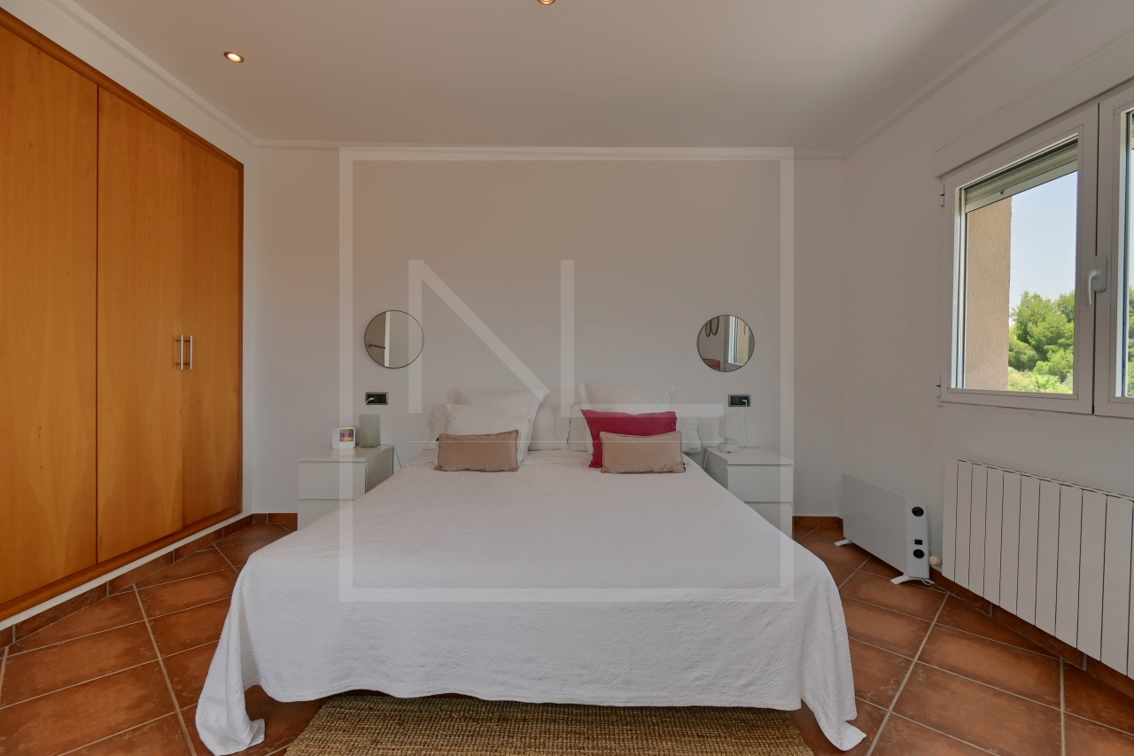3 slaapkamer 2 badkamer vrijstaande villa te koop in Pedreguer